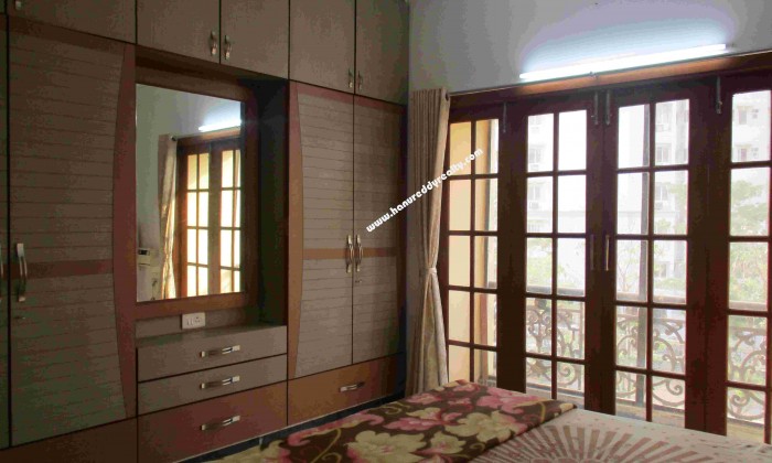 3 BHK Flat for Rent in MRC Nagar