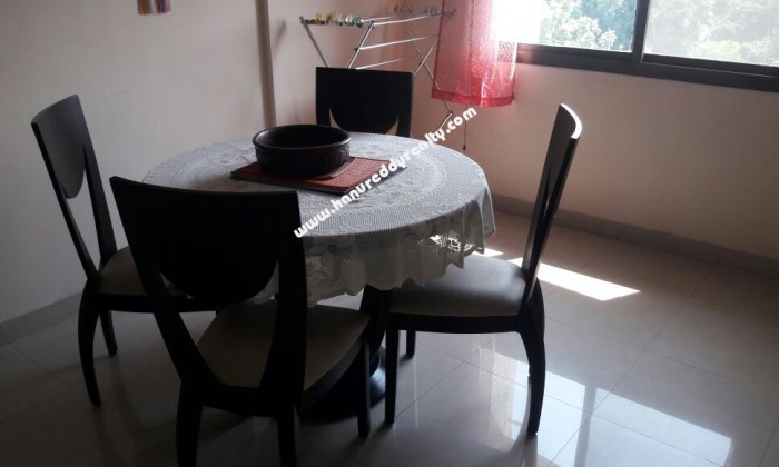 1 BHK Flat for Rent in Mangaldas Road