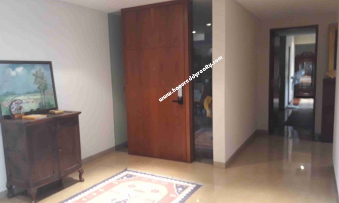 5 BHK Flat for Rent in Boat Club Road