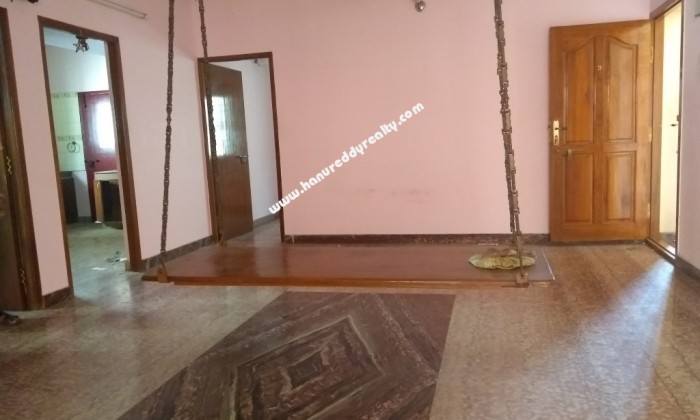 2 BHK Flat for Rent in Mandaveli