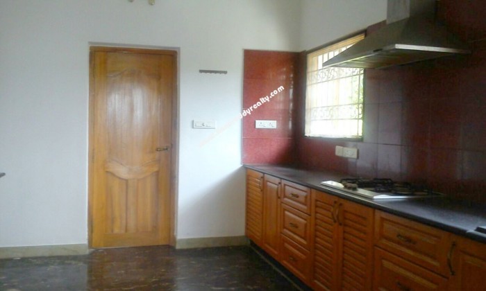 6 BHK Independent House for Rent in Akkarai