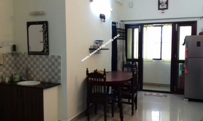 2 BHK Flat for Sale in Mandaveli