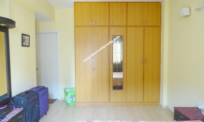 3 BHK Flat for Sale in Thalambur