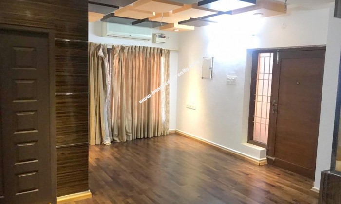 2 BHK Flat for Sale in Uthandi