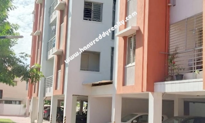 2 BHK Flat for Sale in Thalambur