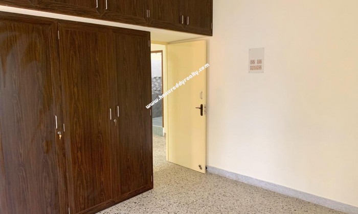 2 BHK Flat for Sale in Mandaveli