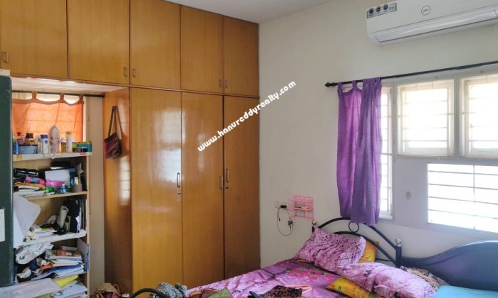 2 BHK Flat for Sale in Mandaveli
