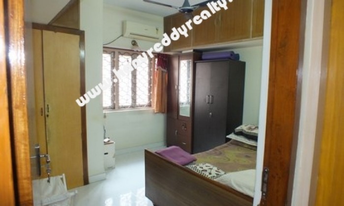 2 BHK Flat for Sale in Mandaveli