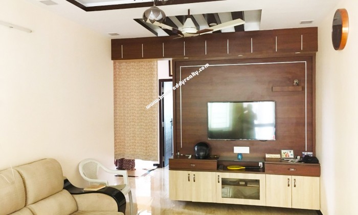 2 BHK Flat for Sale in Saibaba Colony
