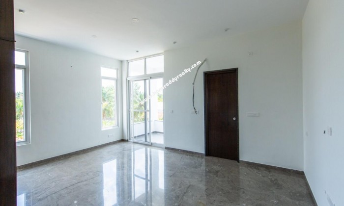  BHK Villa for Sale in Akkarai