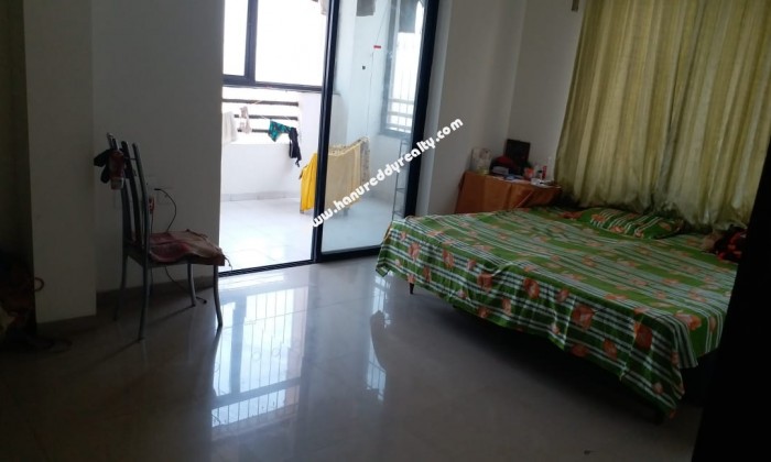 4 BHK Flat for Sale in Market Yard