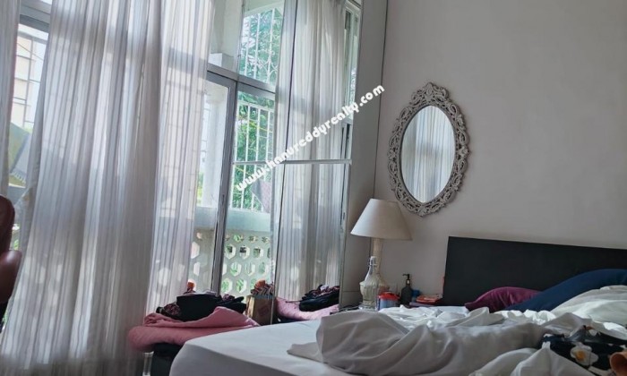 2 BHK Flat for Sale in Koregaon Park