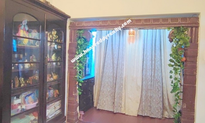 2 BHK Flat for Sale in Taramani