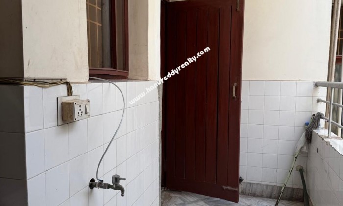 3 BHK Flat for Rent in Kirlampudi
