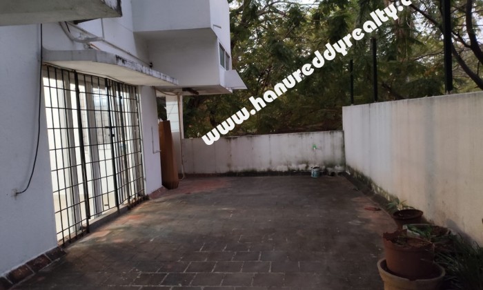 2 BHK Flat for Rent in Poes Garden