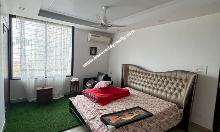 4 BHK Flat for Rent in Filmnagar