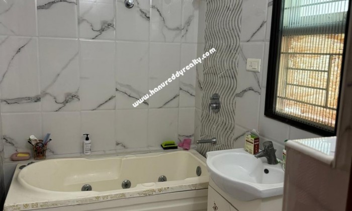4 BHK Flat for Rent in Filmnagar