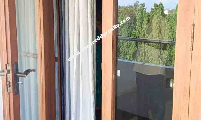 4 BHK Flat for Rent in Race Course