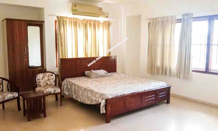 4 BHK Flat for Rent in Race Course