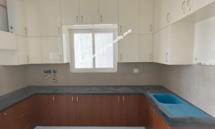 3 BHK Flat for Rent in Koyambedu