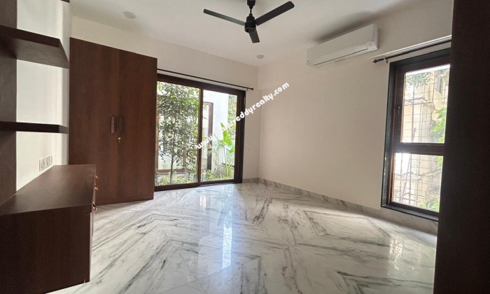 4 BHK Flat for Rent in Abiramapuram
