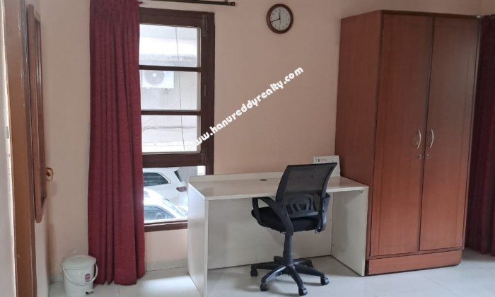 3 BHK Flat for Sale in Boat Club Road