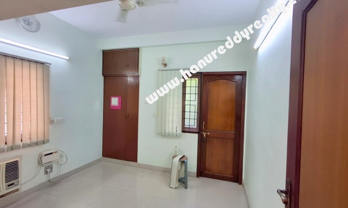 4 BHK Flat for Sale in Raja Annamalaipuram