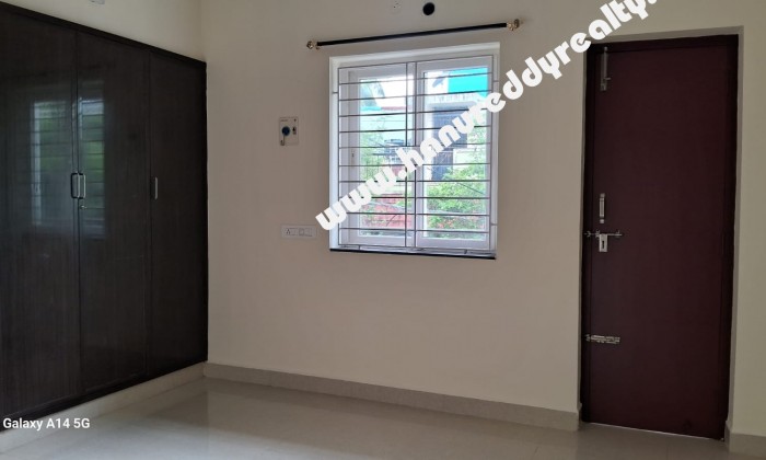 3 BHK Flat for Rent in Virugambakkam