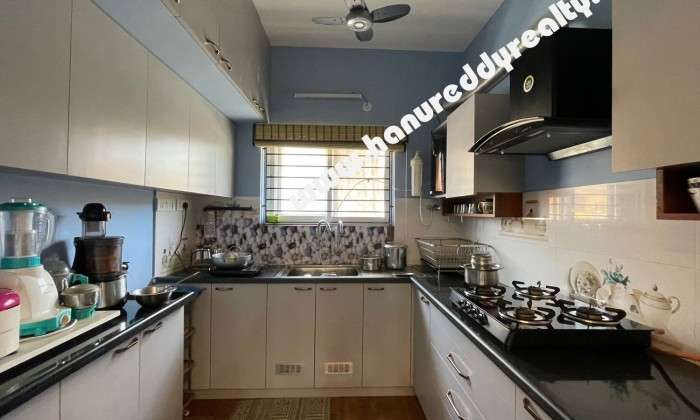 3 BHK Flat for Sale in Mandaveli