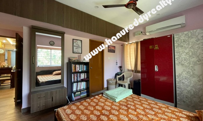3 BHK Flat for Sale in Mandaveli