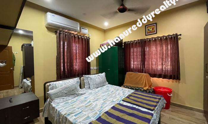 3 BHK Flat for Sale in Mandaveli