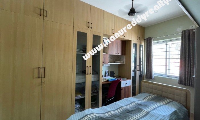 3 BHK Flat for Sale in Mandaveli