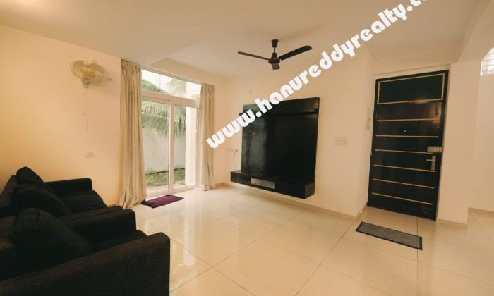 5 BHK Villa for Sale in Thalambur