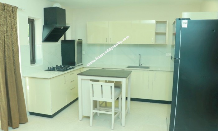 4 BHK Villa for Rent in Akkarai