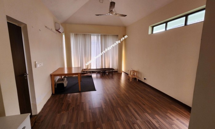 4 BHK Villa for Sale in Navalur