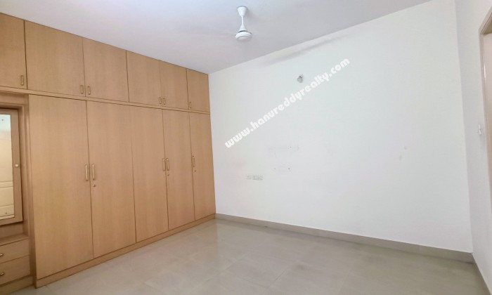 2 BHK Flat for Sale in Koyambedu