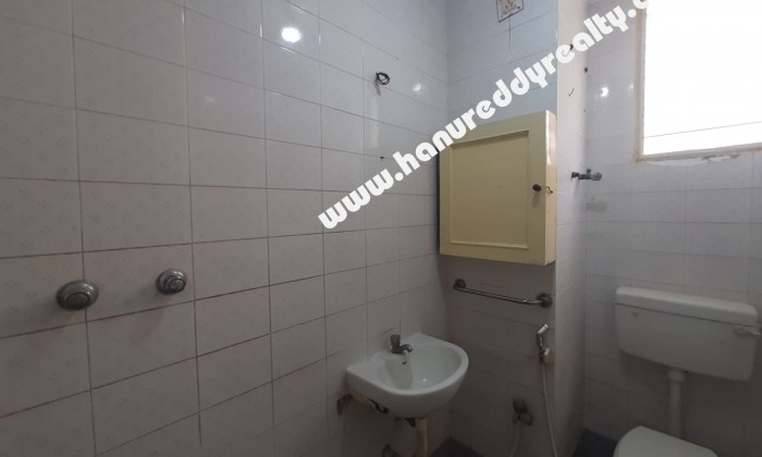 2 BHK Independent House for Rent in Thoraipakkam