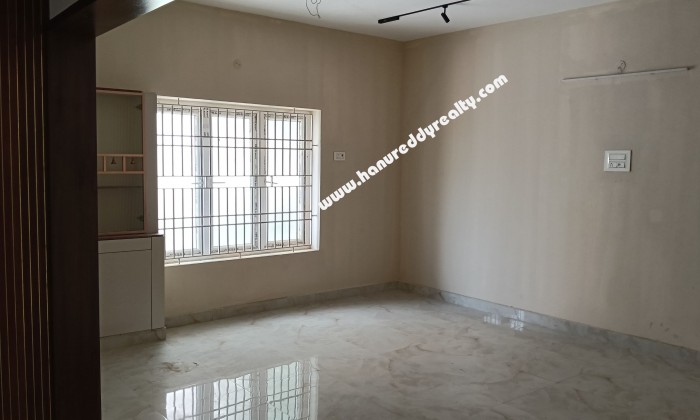 2 BHK Flat for Sale in Korattur