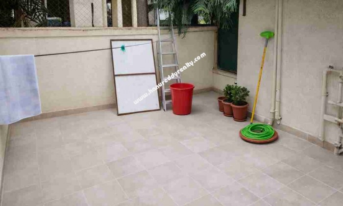 2 BHK Flat for Rent in Boat Club Road