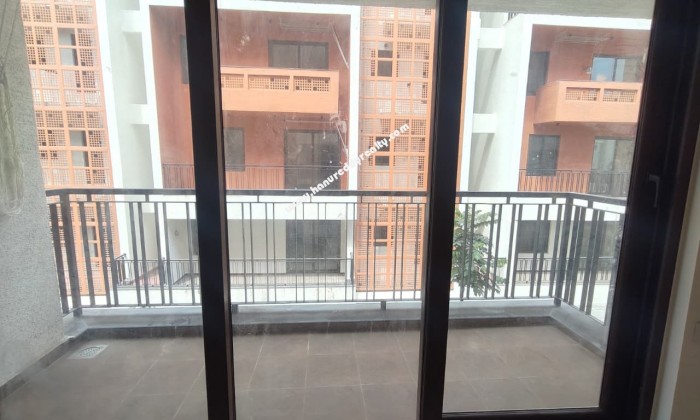 2 BHK Flat for Sale in Manapakkam