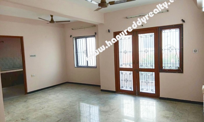 6 BHK Flat for Sale in R S Puram