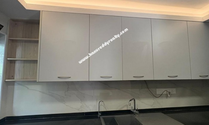 5 BHK Villa for Rent in Akkarai