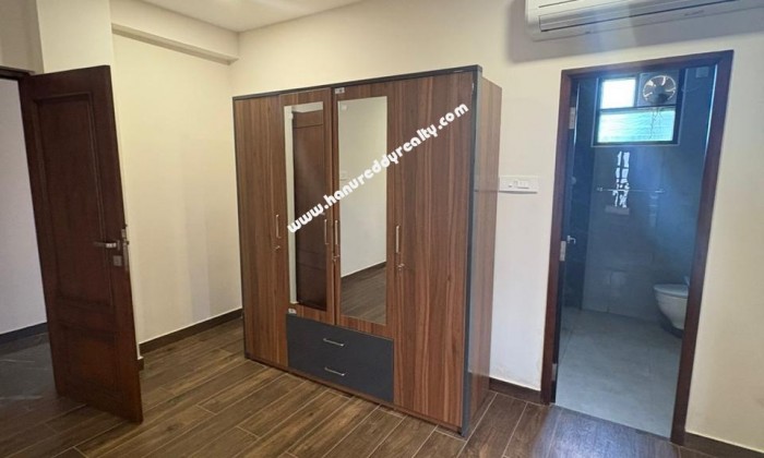 5 BHK Villa for Rent in Akkarai