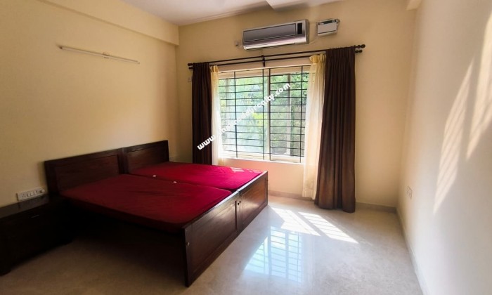 4 BHK Flat for Rent in Mahatma Gandhi road