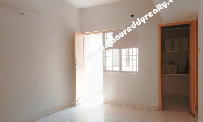 2 BHK Flat for Sale in Kirlampudi