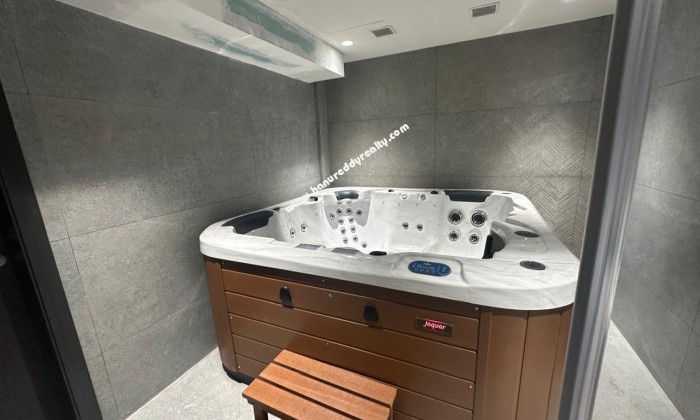 2 BHK Flat for Sale in Koregaon Park Annex