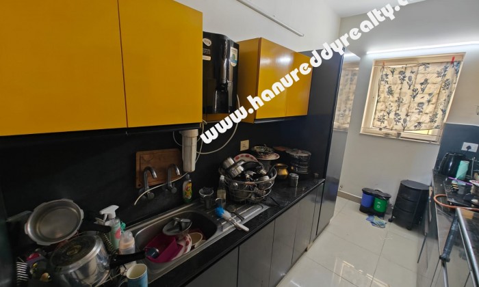 2 BHK Flat for Sale in Semmencherry