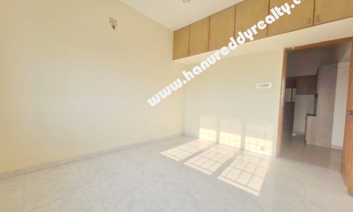 2 BHK Flat for Sale in Neelankarai