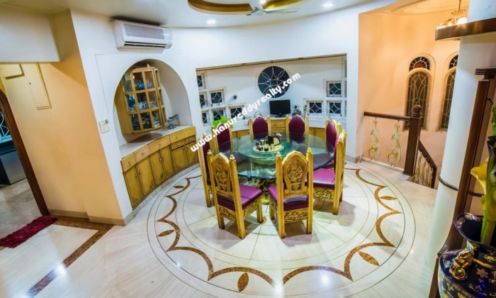 4 BHK Independent House for Sale in Boat Club Road