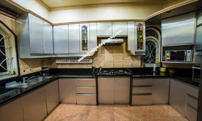 4 BHK Independent House for Sale in Boat Club Road